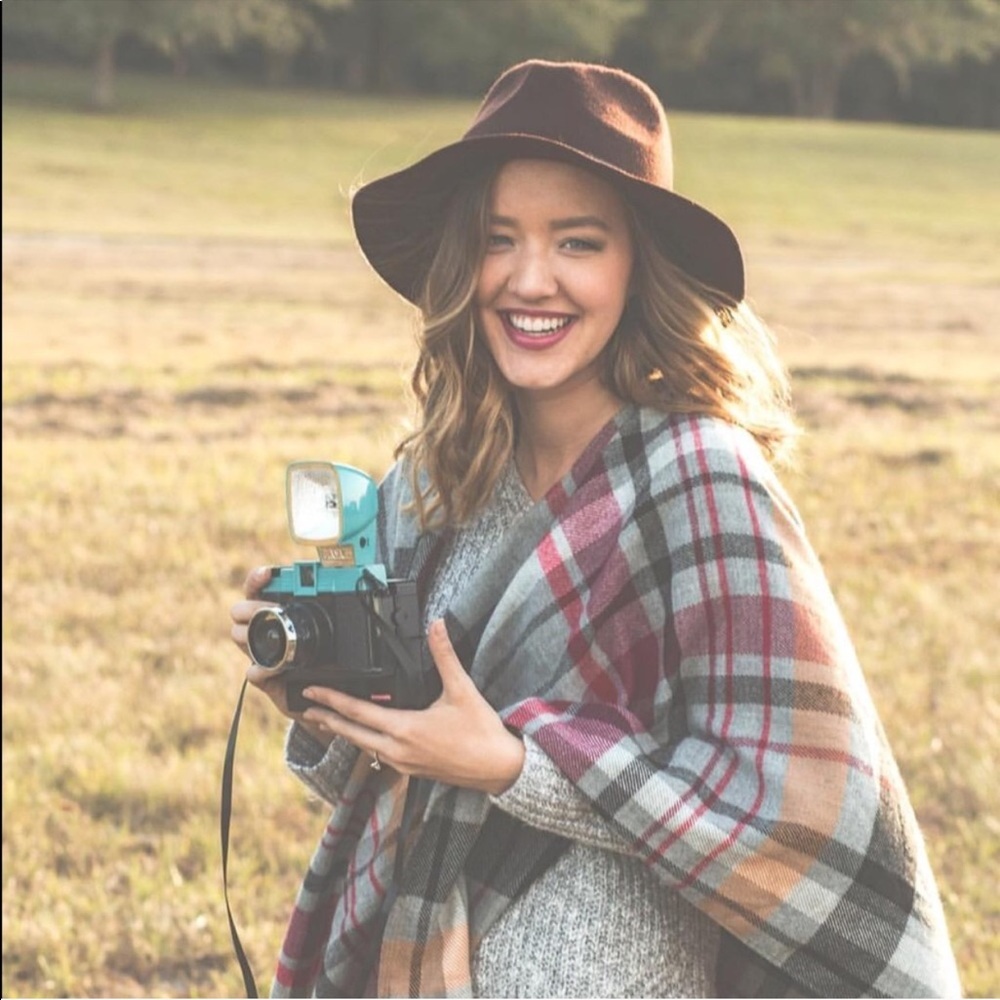 Meet your Posher, Emily